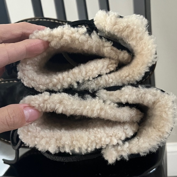 UGG Australia Black Shearling-Lined lace up Ankle Boots Sz 8 - Picture 7 of 10